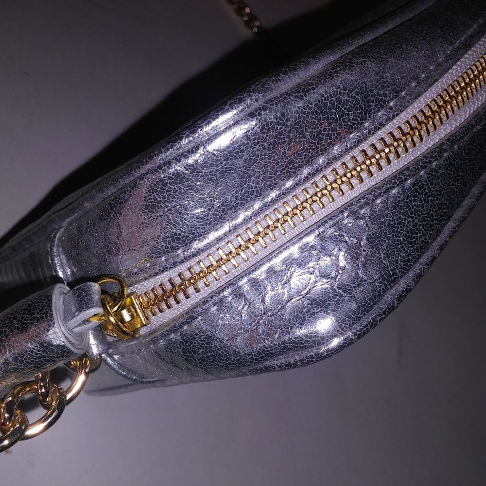Victoria Secret Purse Shoulder Bag Silver Snakeskin Print Gold Chain Metallic - Picture 10 of 11